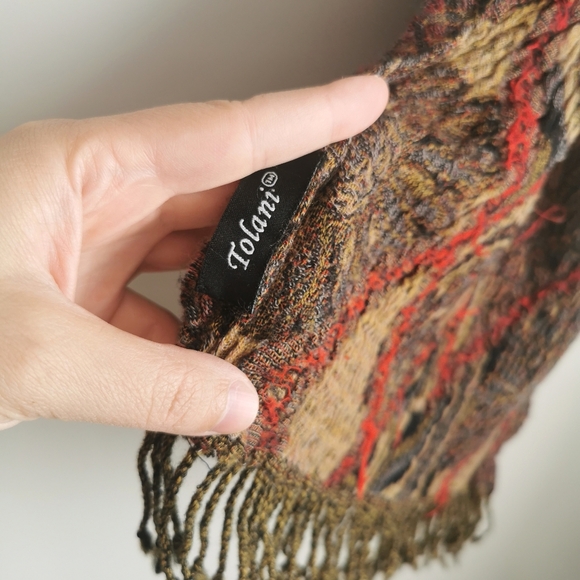Tolani Scarf - Picture 4 of 4
